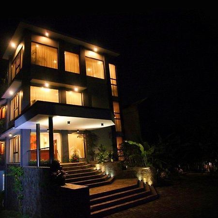 Amira Hotel Bandung Exterior photo