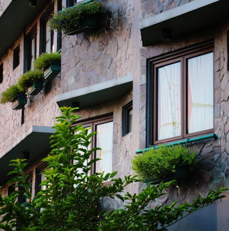 Amira Hotel Bandung Exterior photo